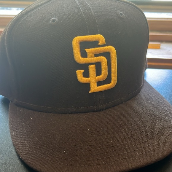 Hat - Picture 4 of 6